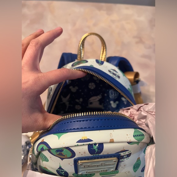 NWT 2023 Disneyland Club 33 Holiday Loungefly Mini Backpack - Picture 7 of 9